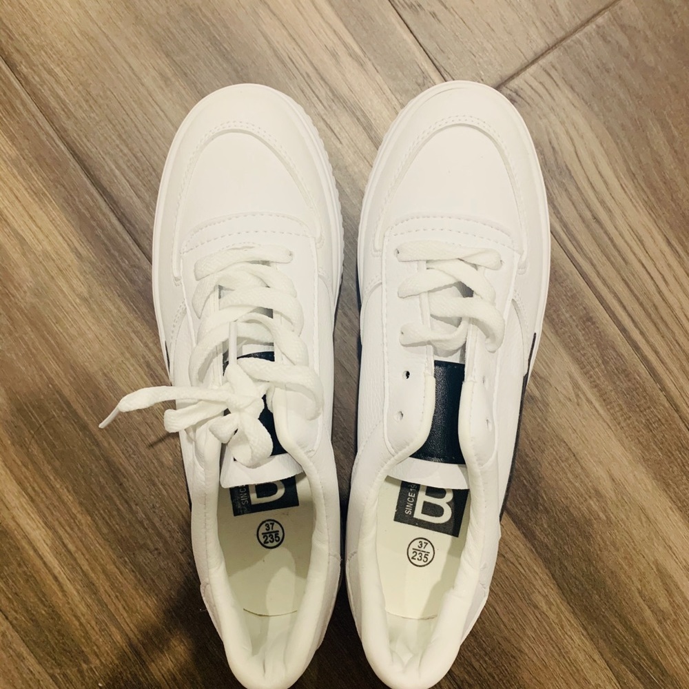 Brand new white sneaker